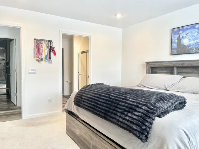 $289,999 | 10325 Woodsong Cove, New Haven, IN 46774