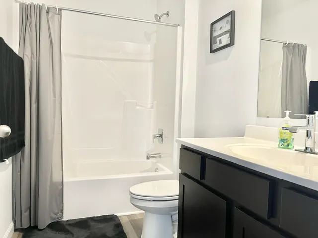 $289,999 | 10325 Woodsong Cove, New Haven, IN 46774