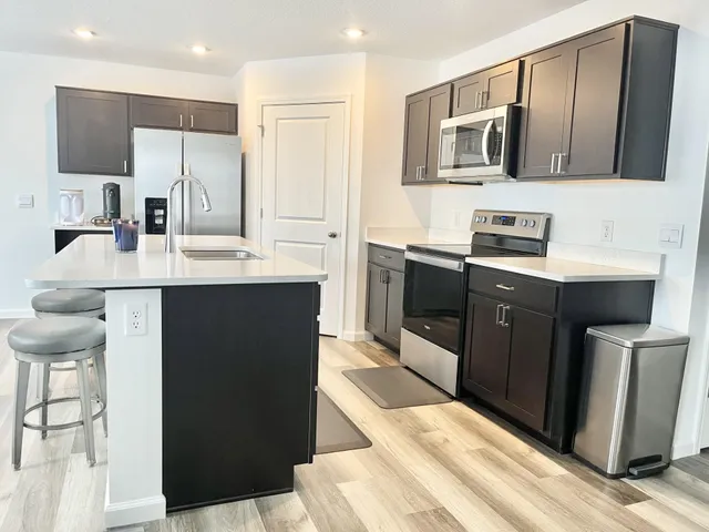 $289,999 | 10325 Woodsong Cove, New Haven, IN 46774