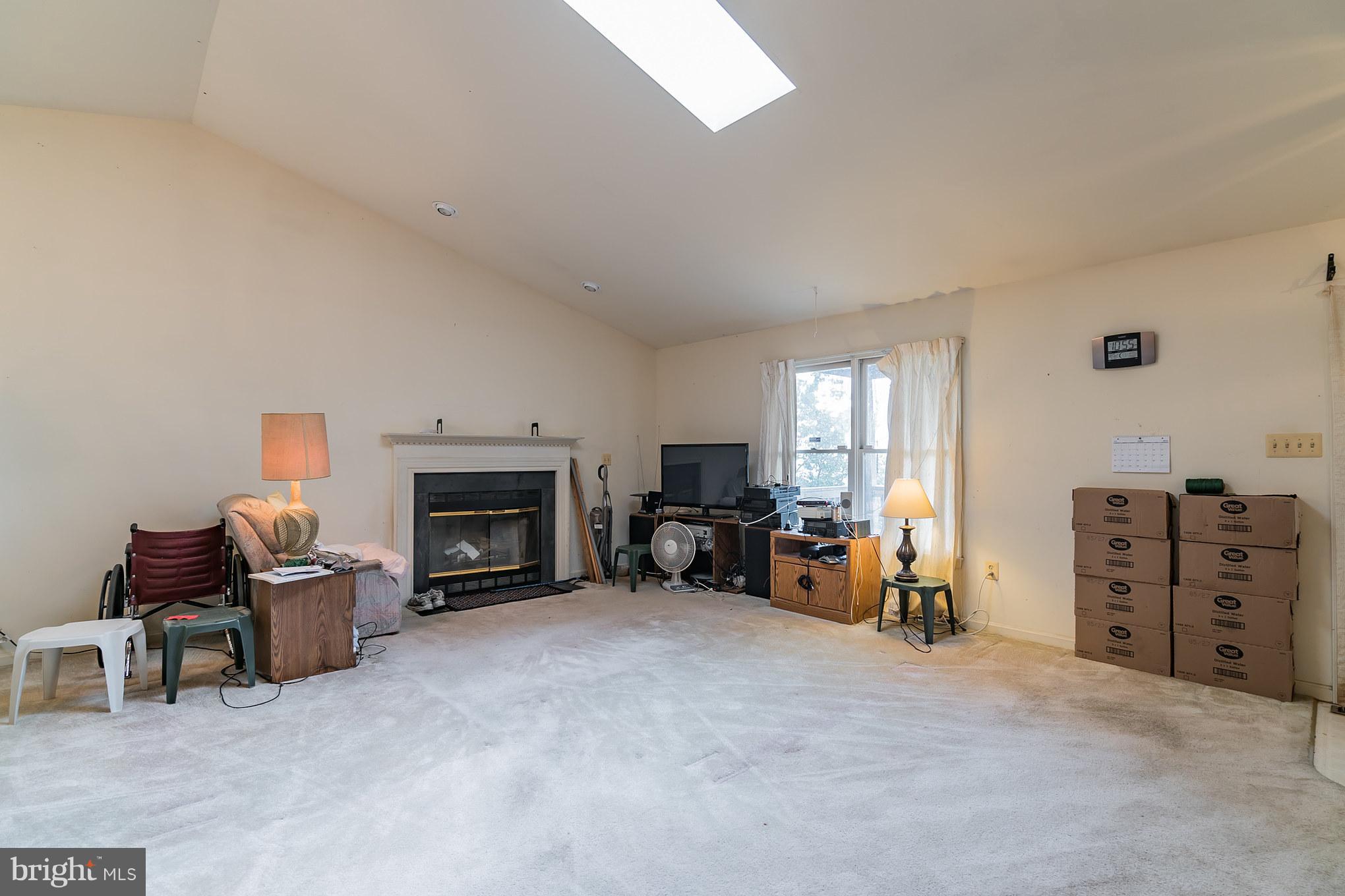 2809 Lookout Road Haymarket, VA 20169 - Photo 5 of 18 Living Room