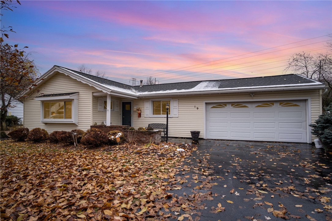 19 Del Verde Road Gates, NY 14624 - Photo 1 of 29