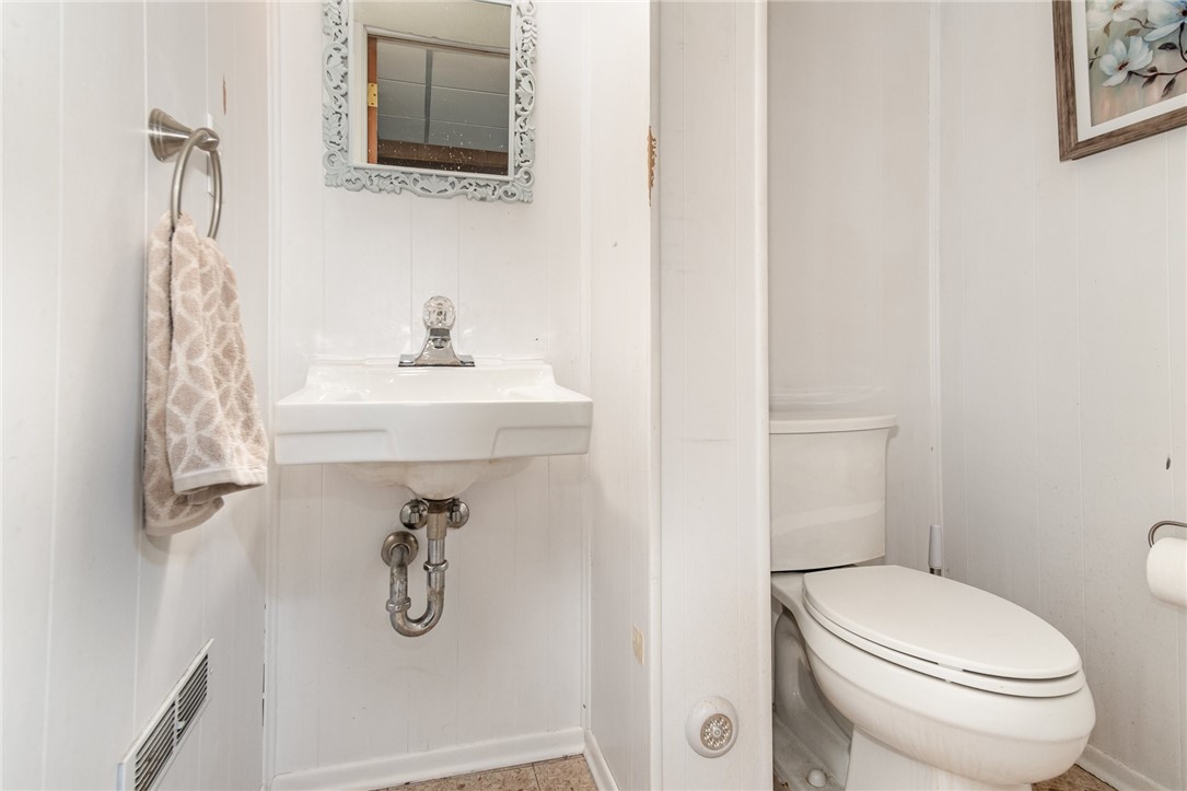 19 Del Verde Road Gates, NY 14624 - Photo 24 of 29