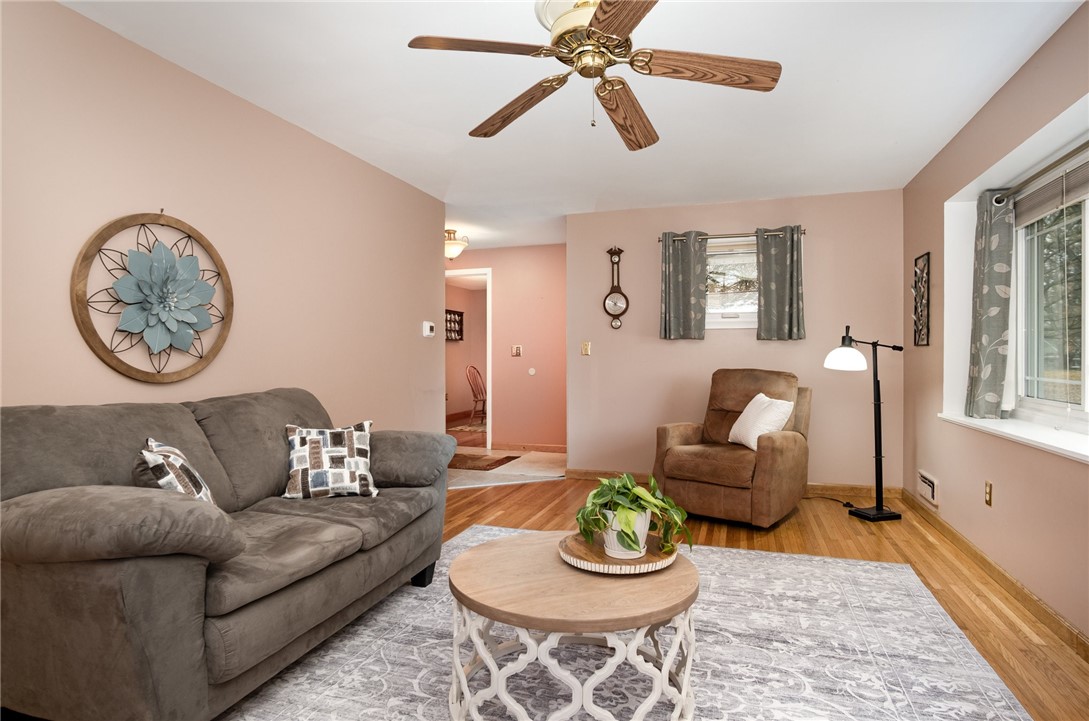 19 Del Verde Road Gates, NY 14624 - Photo 8 of 29