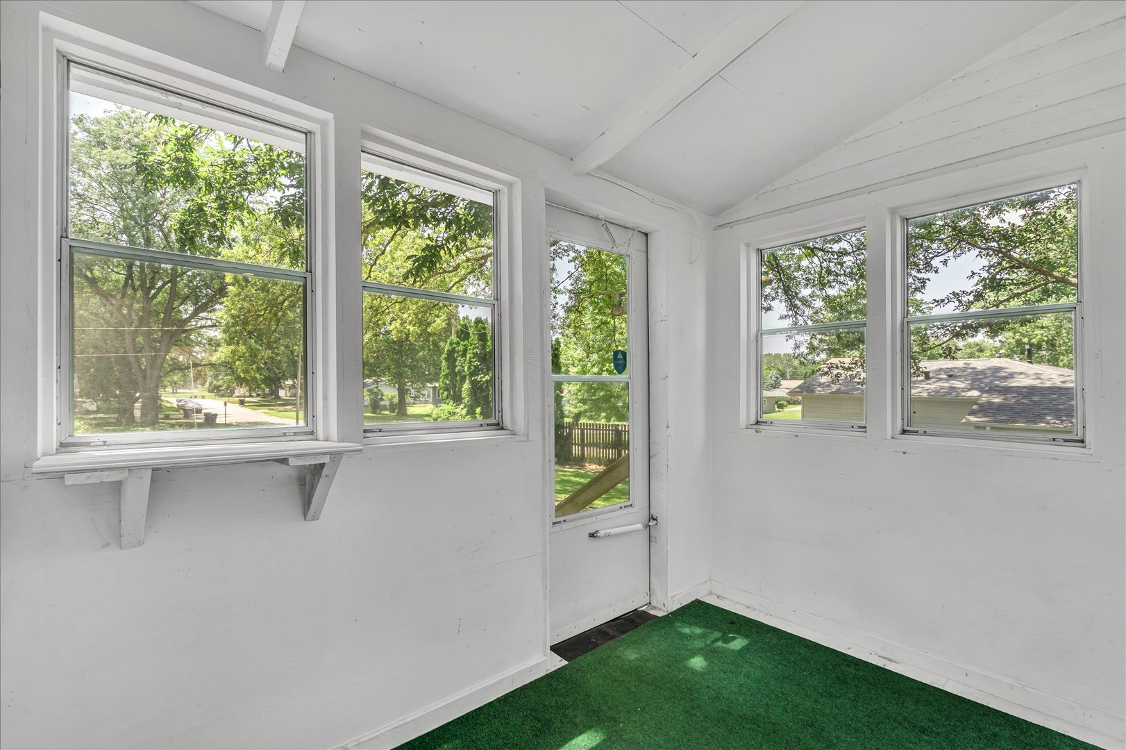 513 12th Street Silvis, IL 61282 - Photo 9 of 43 Gallery Image 9