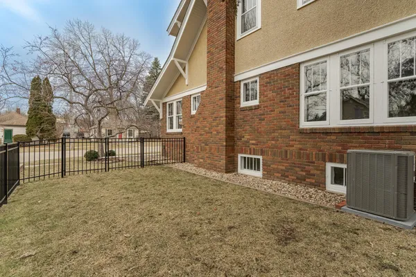 $369,900 | 616 5th Avenue Southwest, Rochester, MN 55902