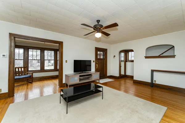 $369,900 | 616 5th Avenue Southwest, Rochester, MN 55902