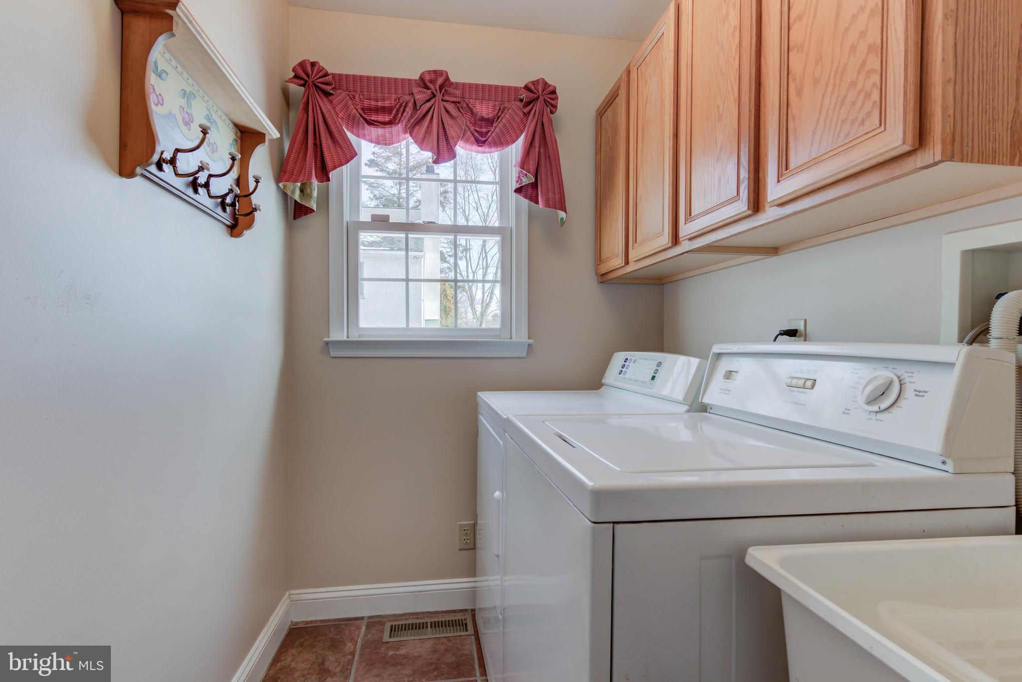 423 South Valley Forge Road Wayne, PA 19087 - Photo 25 of 37 Main Floor Laundry
