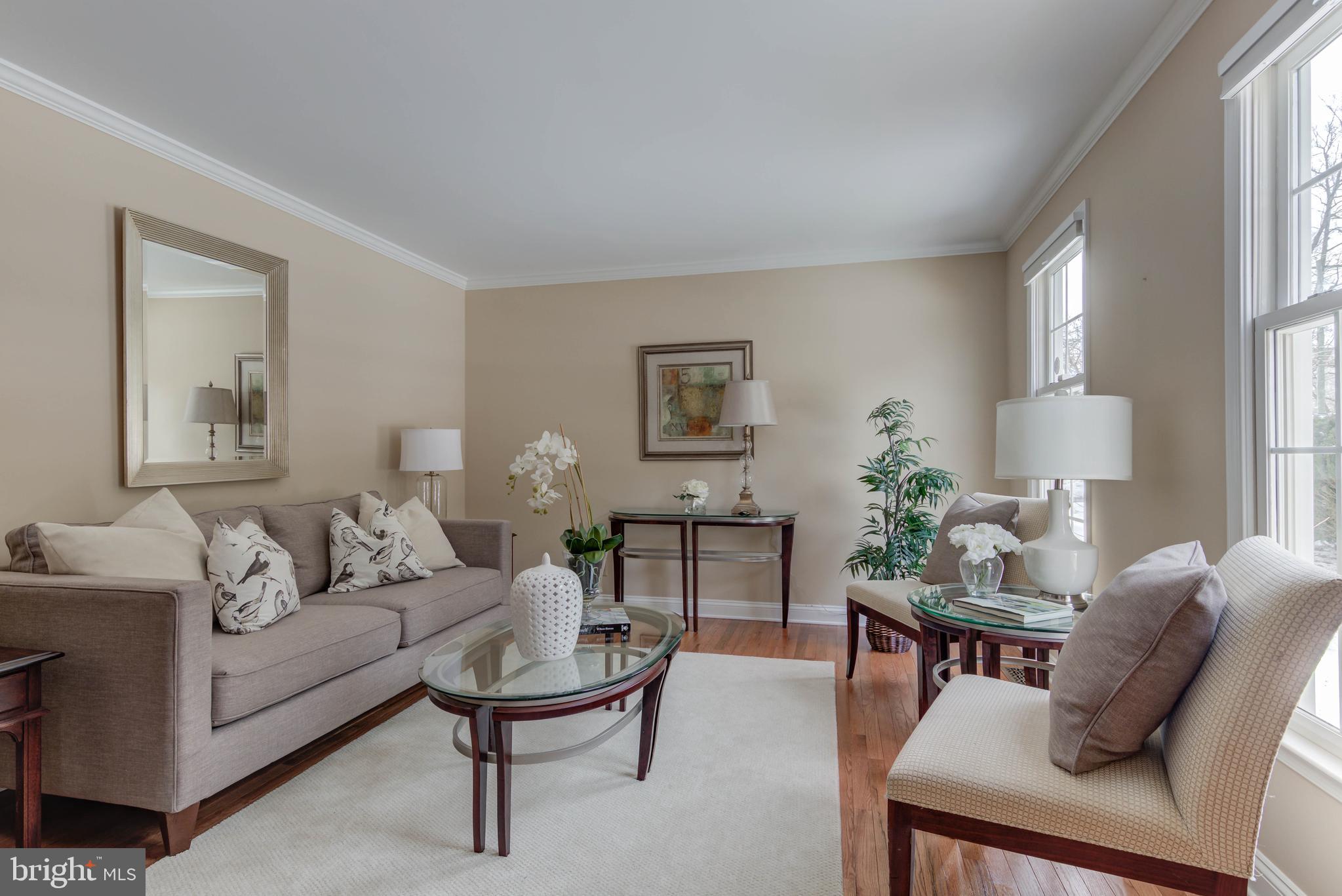 423 South Valley Forge Road Wayne, PA 19087 - Photo 7 of 37 Living Room
