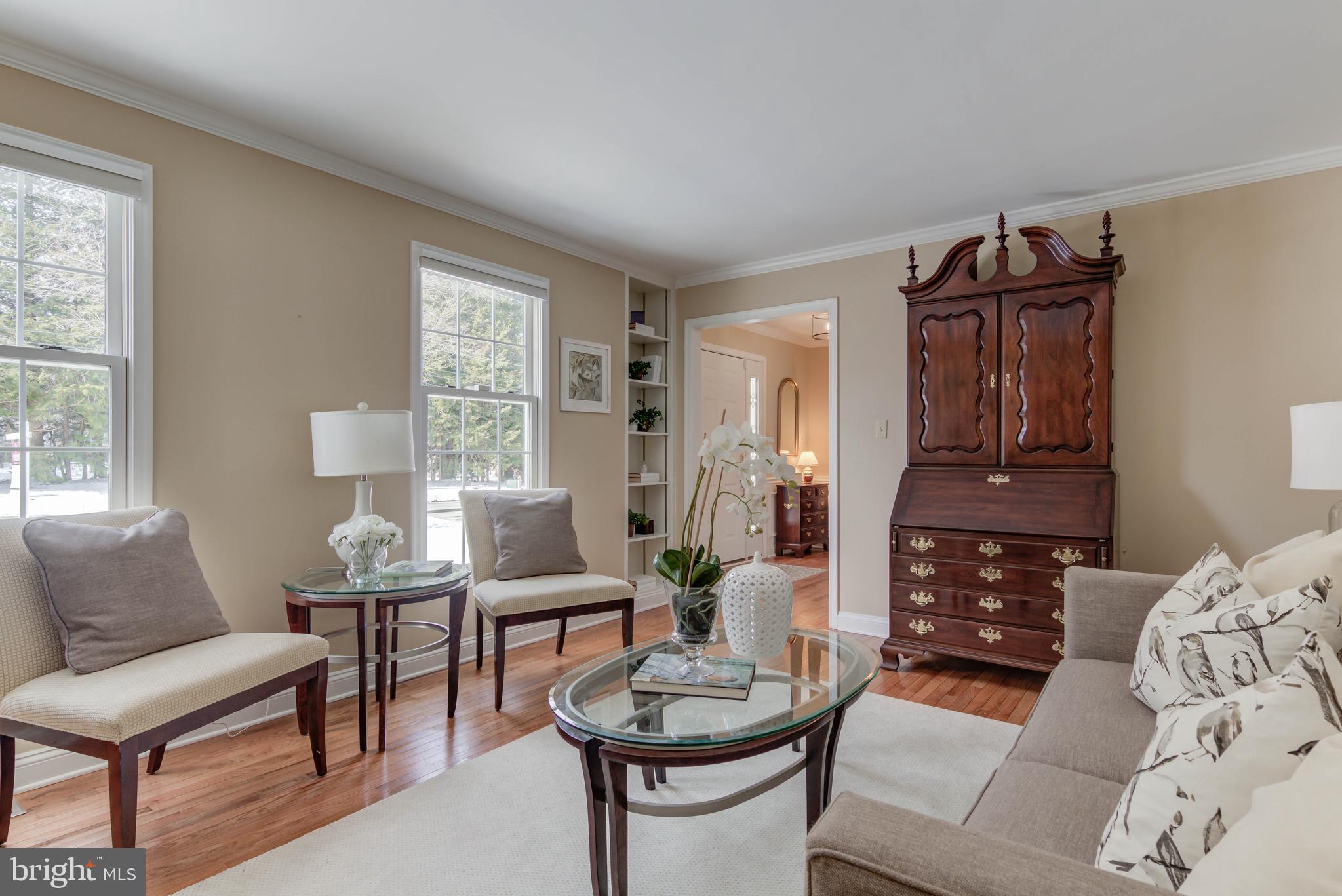423 South Valley Forge Road Wayne, PA 19087 - Photo 8 of 37 Living Room