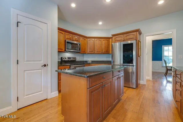 $679,900 | 128 Allison Timbers Road, Piney Flats, TN 37686