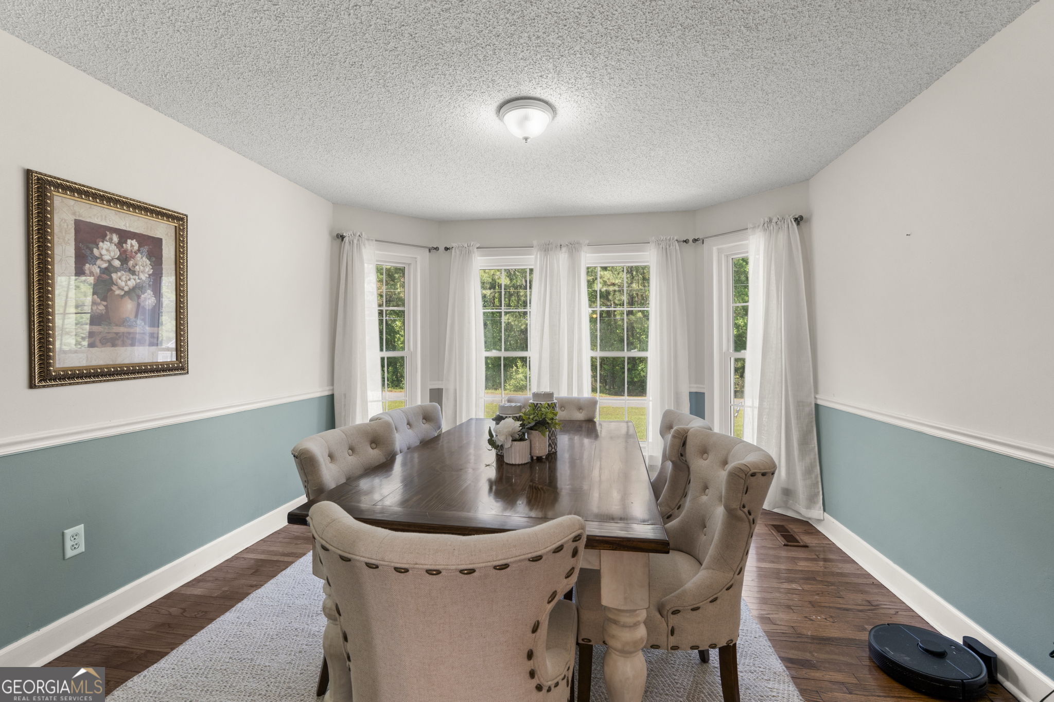 119 Moll Drive Cochran, GA 31014 - Photo 16 of 66 a dining room with furniture and window