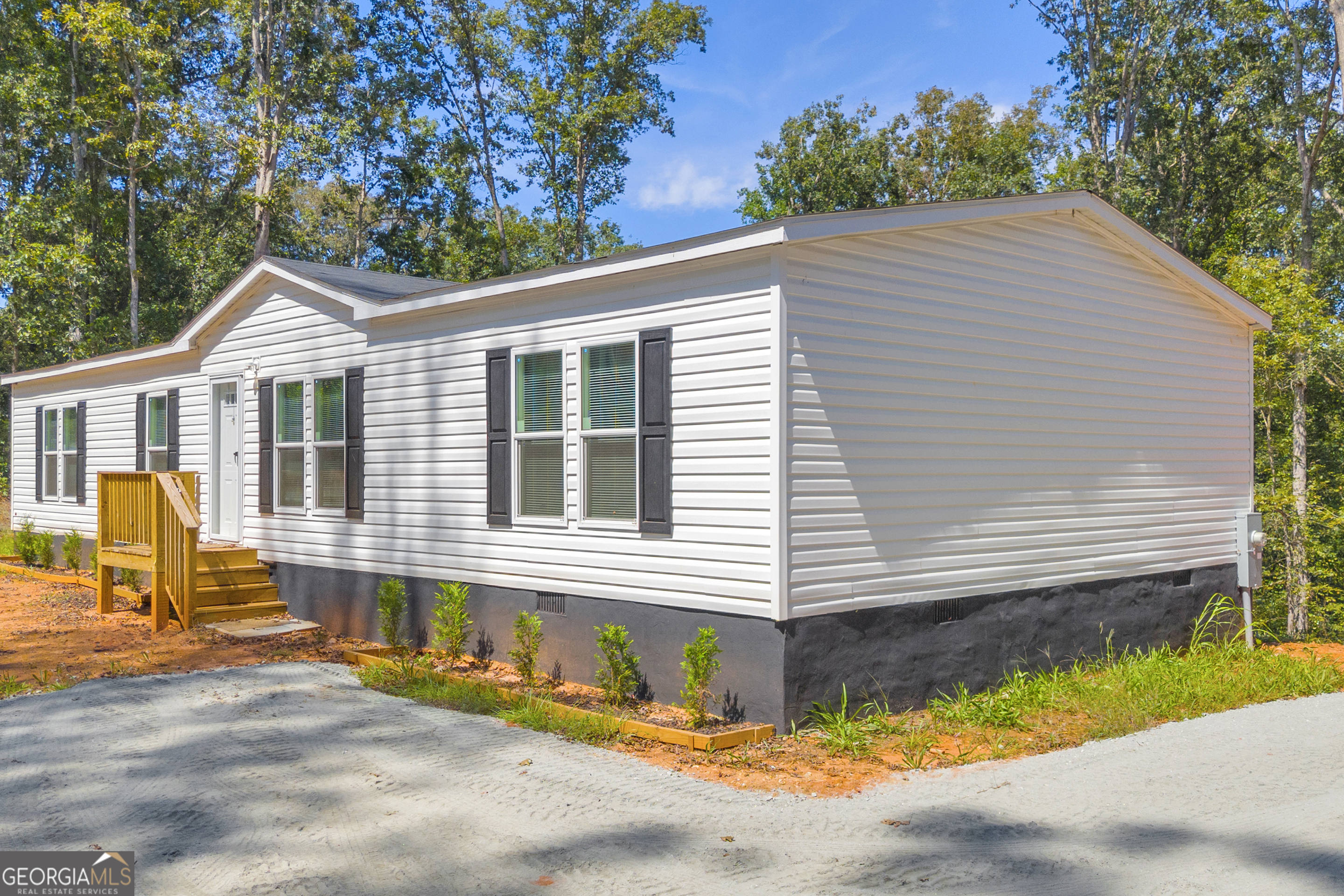 31 Dons Court Royston, GA 30662 - Photo 2 of 51 a view of a house with a patio