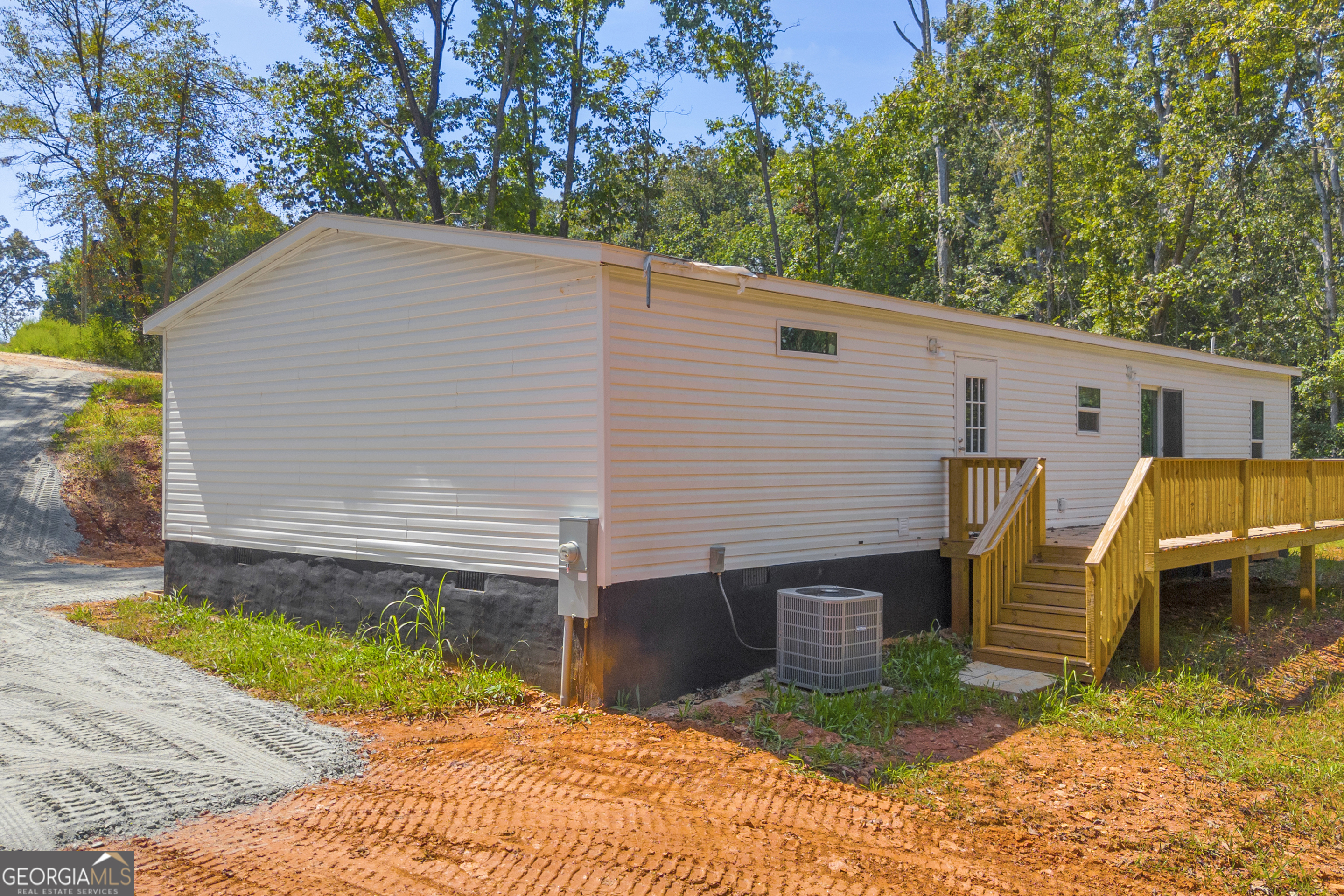 31 Dons Court Royston, GA 30662 - Photo 5 of 51 a view of a backyard with chairs