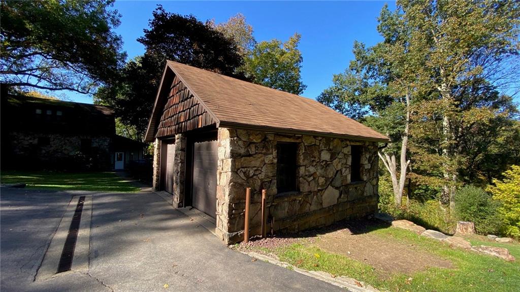 141 Hicks Road Renfrew, PA 16053 - Photo 4 of 20