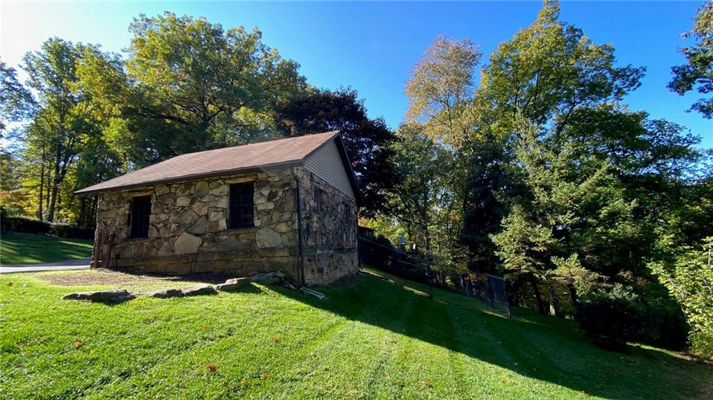 141 Hicks Road Renfrew, PA 16053 - Photo 5 of 20