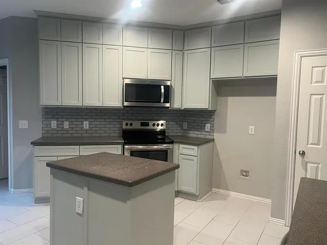 $2,295 | 1111 Ute Circle, Little Elm, TX 75068