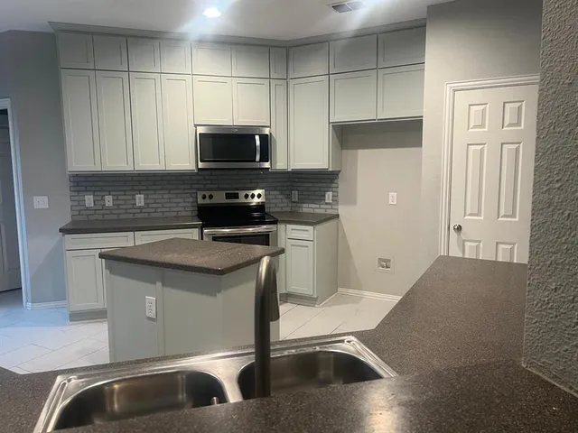 $2,295 | 1111 Ute Circle, Little Elm, TX 75068