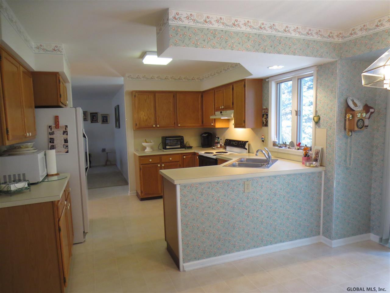 8 Googas Road Bethlehem, NY 12159 - Photo 5 of 17 Photo 5