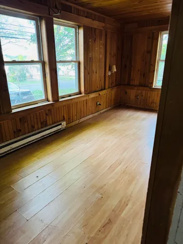 $149,900 | 156 Railroad Street, Clinton, ME 04927