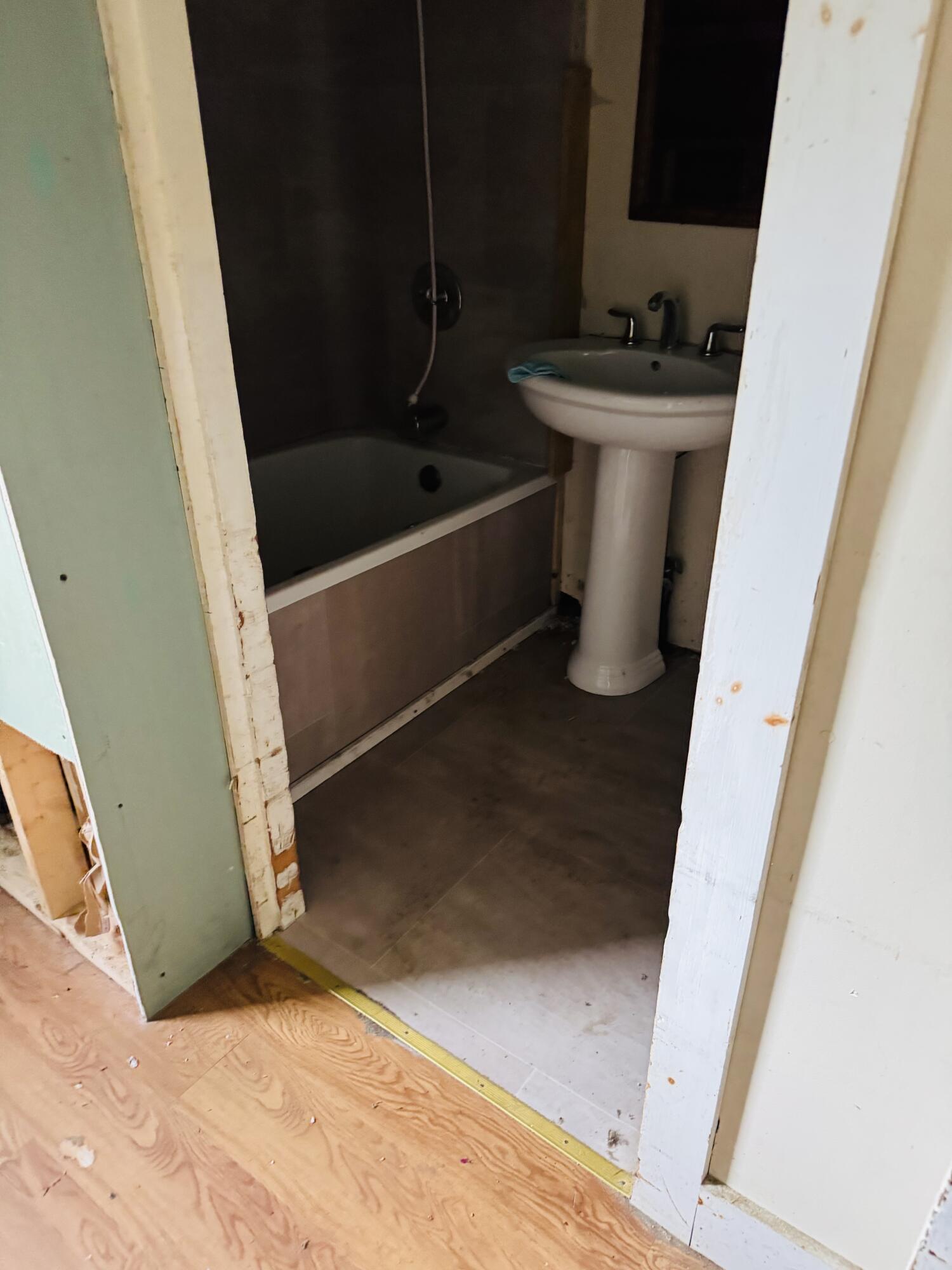 156 Railroad Street Clinton, ME 04927 - Photo 12 of 18 IMG_5375