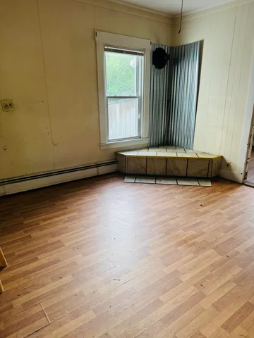 $149,900 | 156 Railroad Street, Clinton, ME 04927