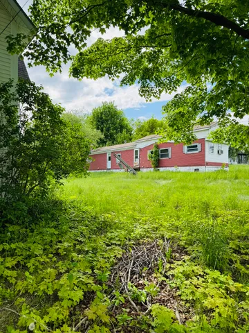 $149,900 | 156 Railroad Street, Clinton, ME 04927