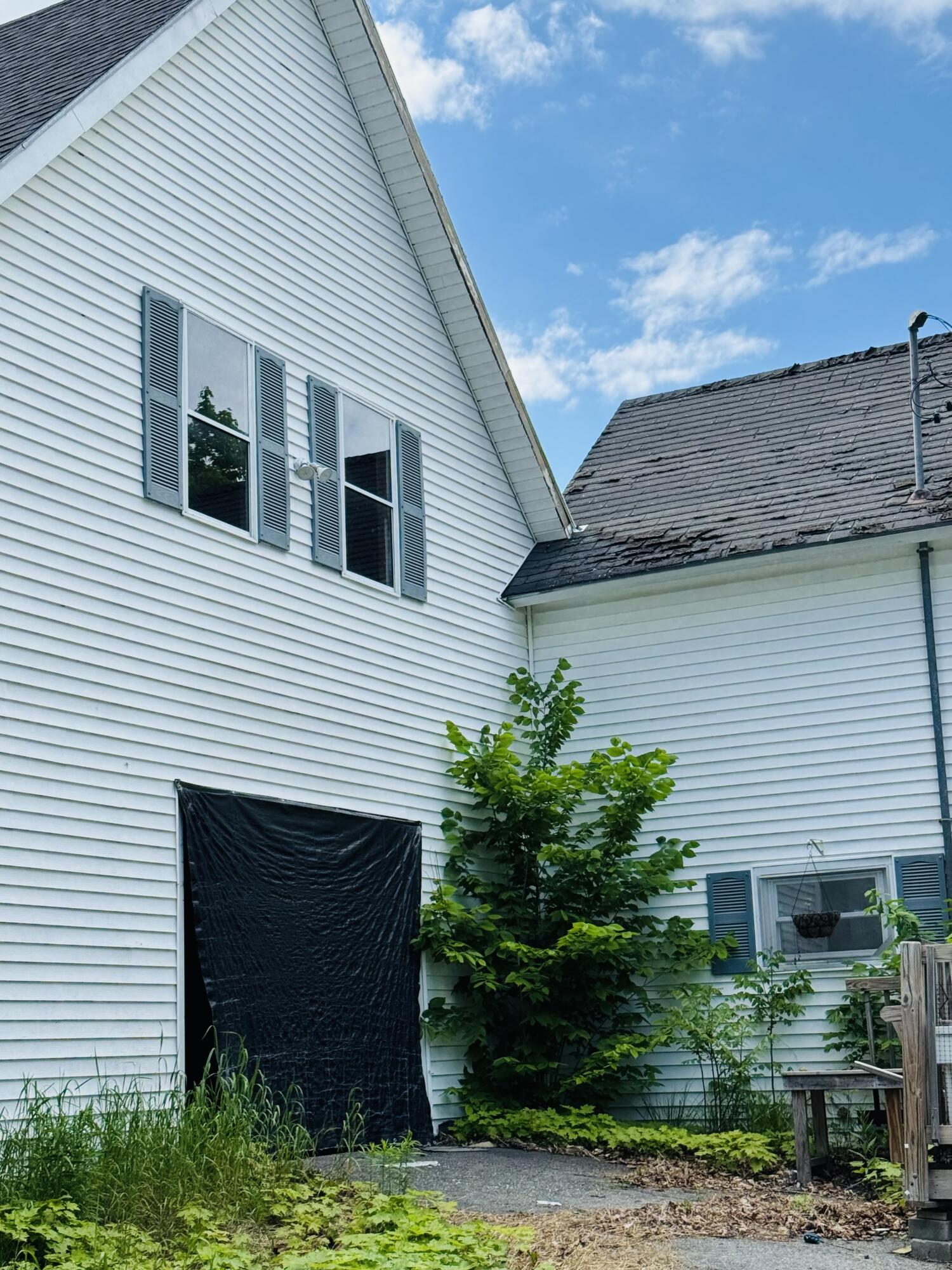 156 Railroad Street Clinton, ME 04927 - Photo 2 of 18 IMG_5315 (1)