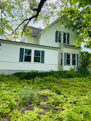 $149,900 | 156 Railroad Street, Clinton, ME 04927