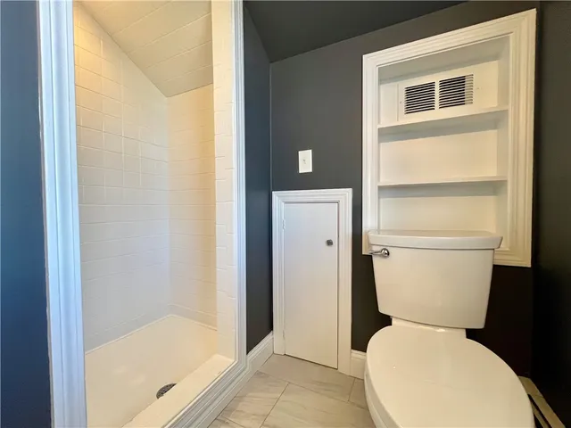 $2,700 | 190 East Main Road, Unit 3, Middletown, RI 02842