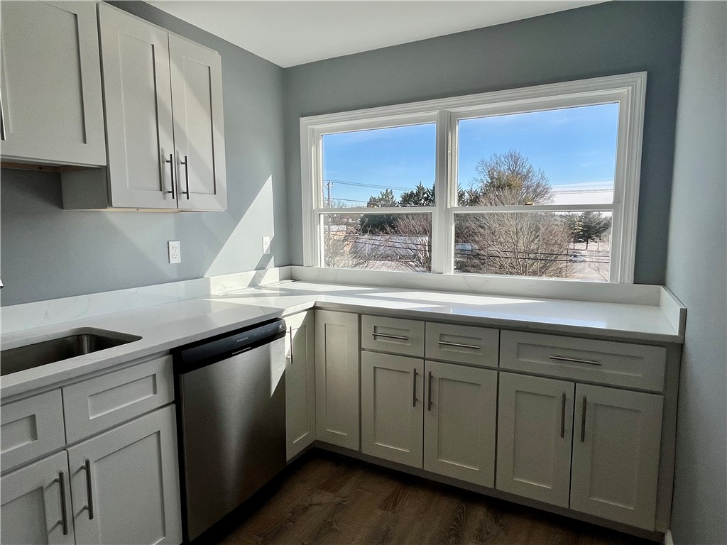 190 East Main Road, Unit 3 Middletown, RI 02842 - Photo 2 of 17