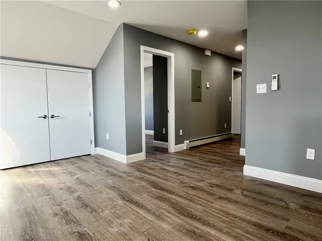 $2,700 | 190 East Main Road, Unit 3, Middletown, RI 02842