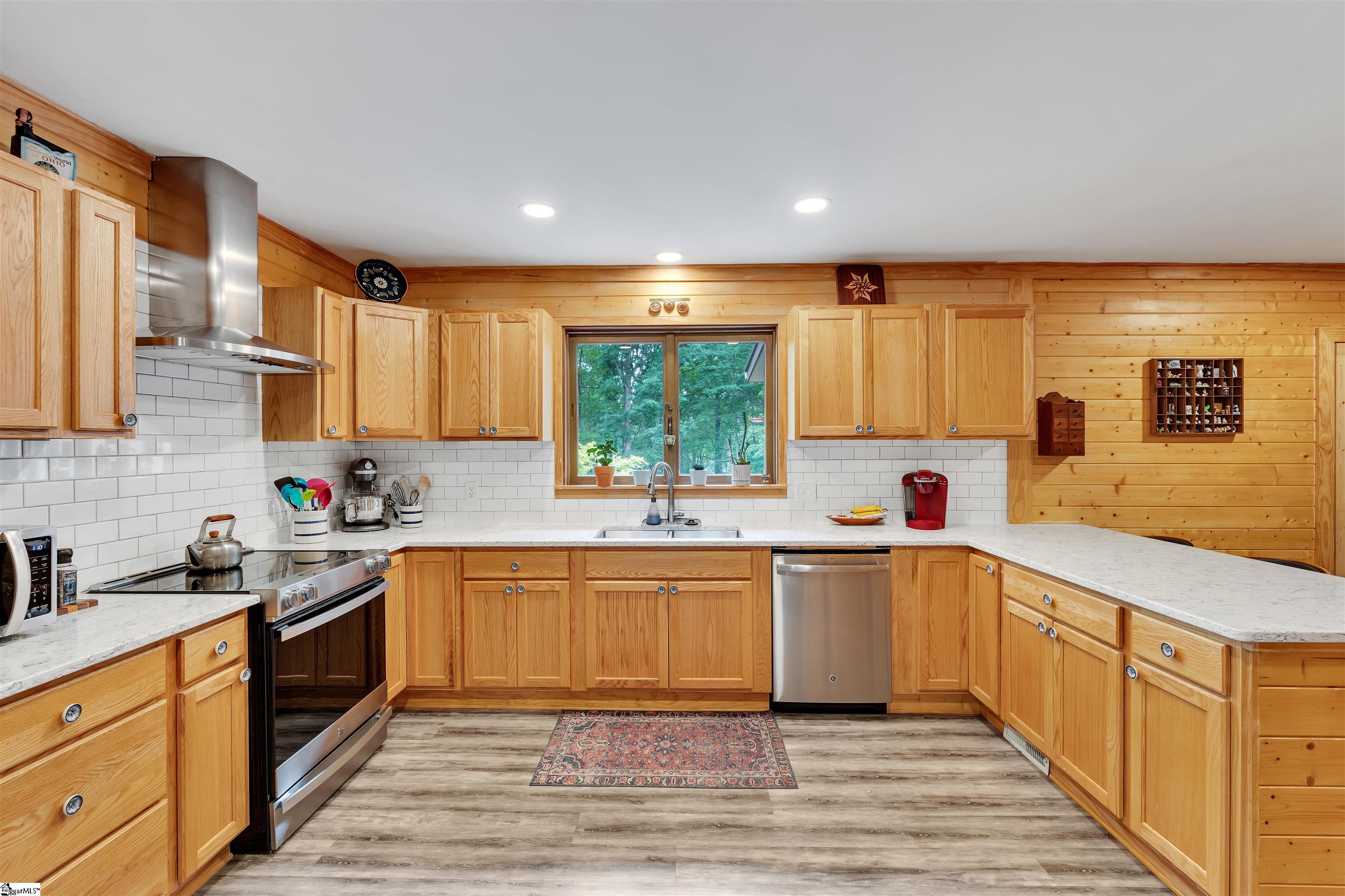 570 South Buckhorn Road Greenville, SC 29609 - Photo 13 of 43 Tile Backsplash