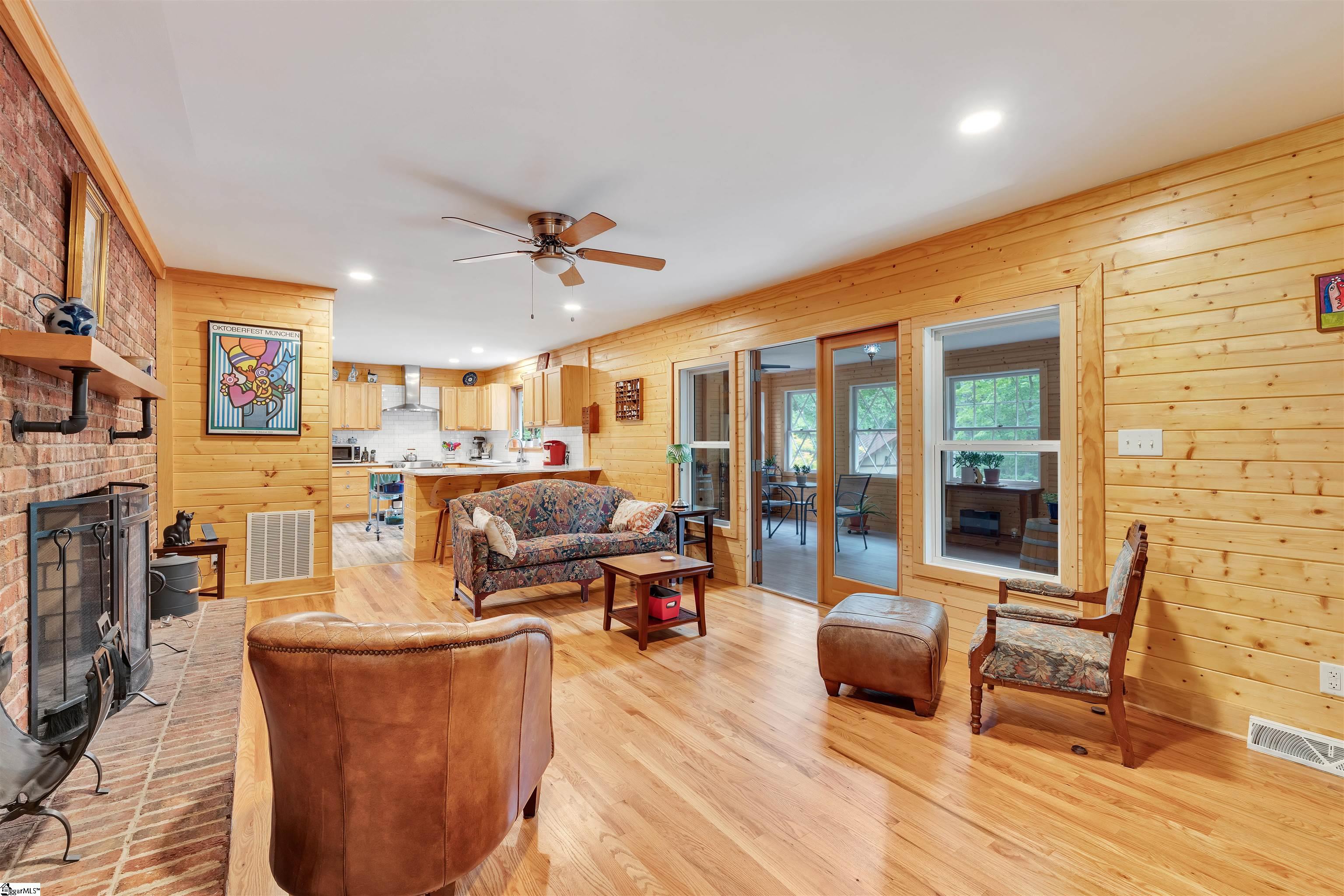 570 South Buckhorn Road Greenville, SC 29609 - Photo 8 of 43 Gallery Image 8