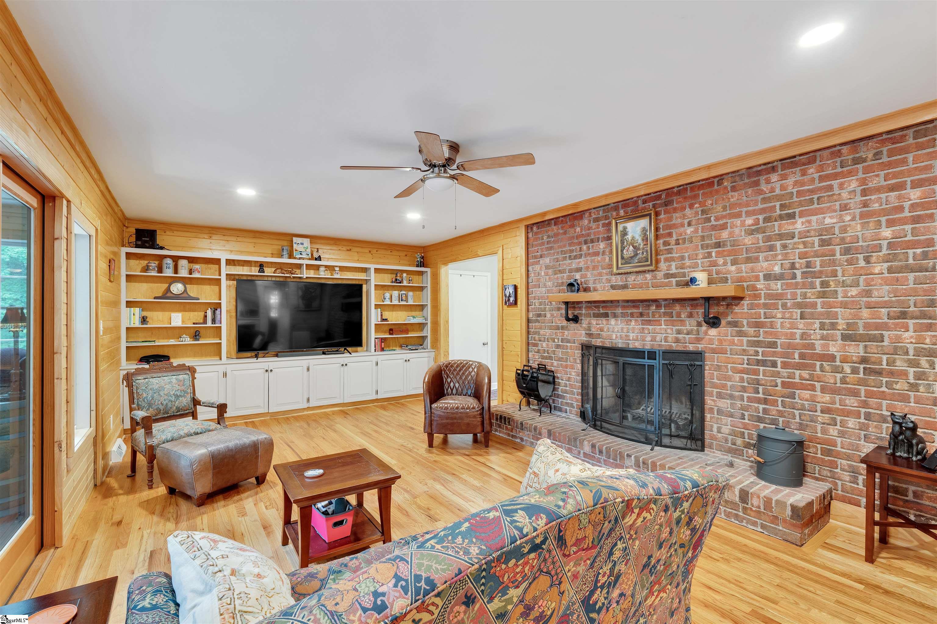 570 South Buckhorn Road Greenville, SC 29609 - Photo 9 of 43 Gallery Image 9