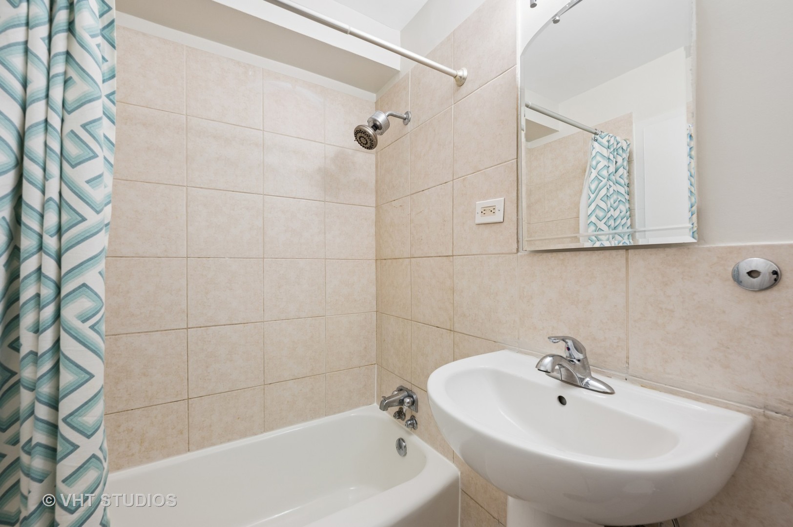 2909 North Sheridan Road, Unit 1309 Chicago, IL 60657 - Photo 17 of 21 Gallery Image 17