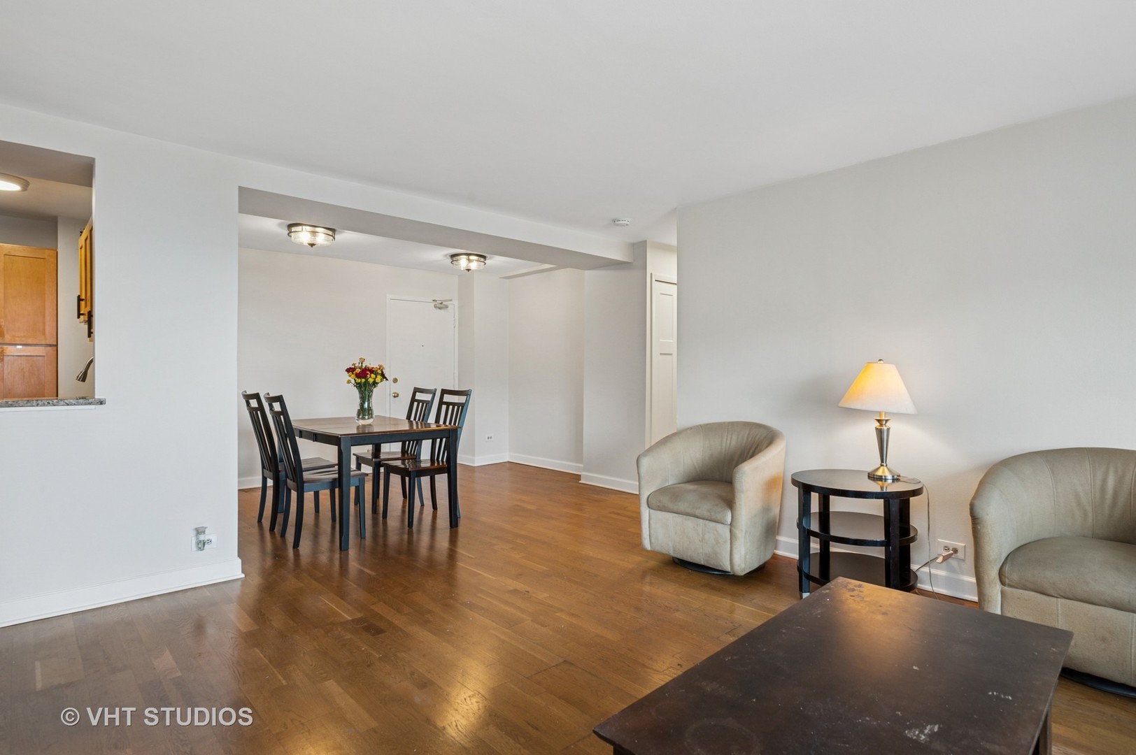 2909 North Sheridan Road, Unit 1309 Chicago, IL 60657 - Photo 5 of 21 Gallery Image 5