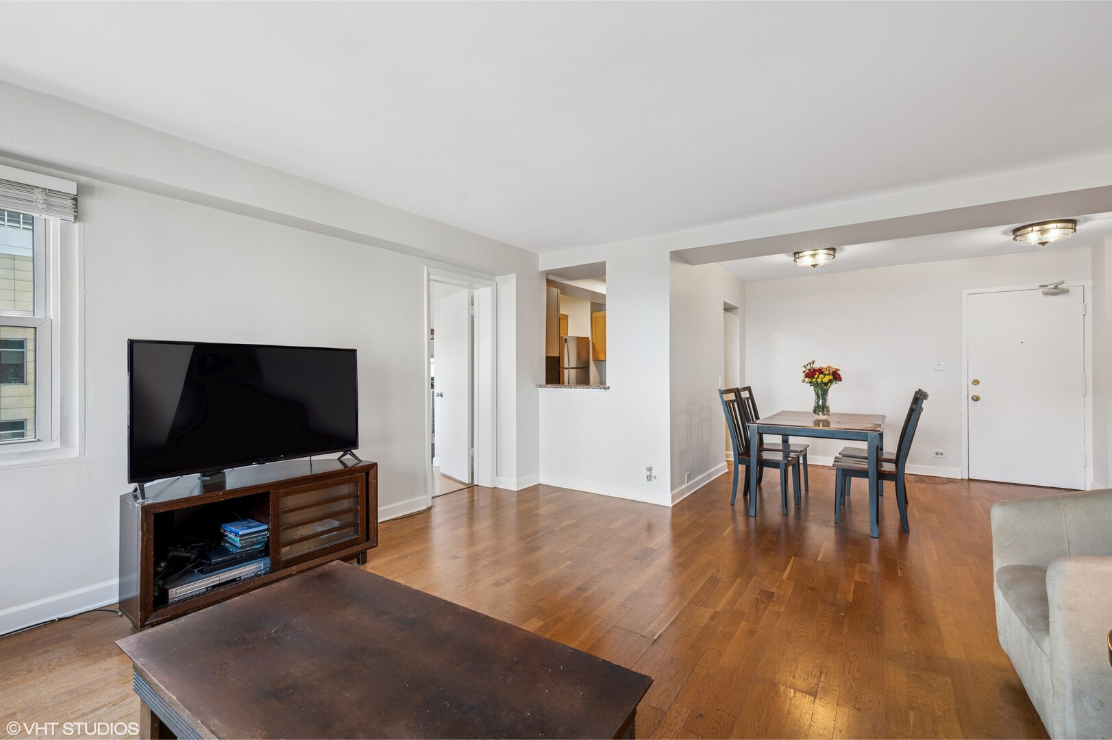 2909 North Sheridan Road, Unit 1309 Chicago, IL 60657 - Photo 6 of 21 Gallery Image 6