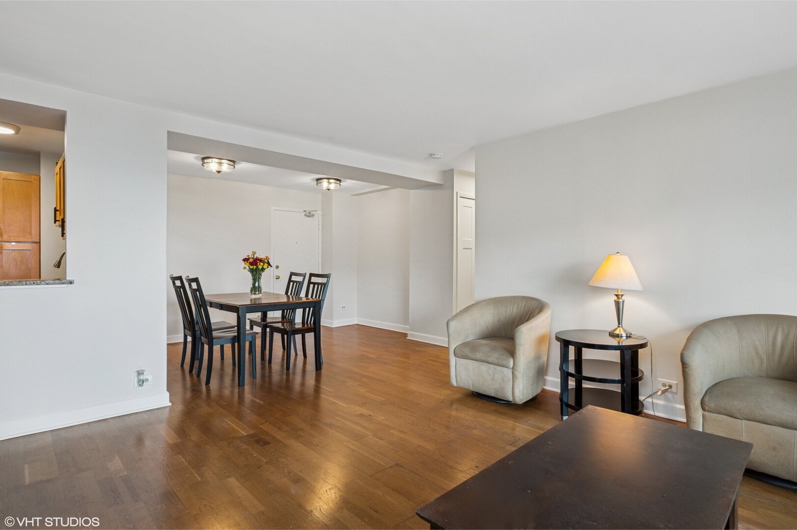 2909 North Sheridan Road, Unit 1309 Chicago, IL 60657 - Photo 7 of 21 Gallery Image 7