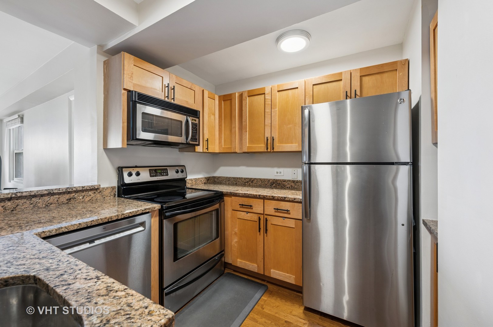 2909 North Sheridan Road, Unit 1309 Chicago, IL 60657 - Photo 10 of 21 Gallery Image 10