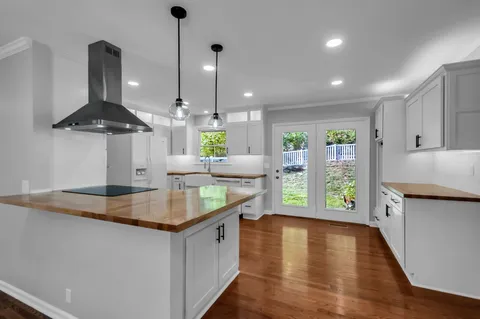 $819,000 | 8366 Highway 70, Nashville, TN 37221