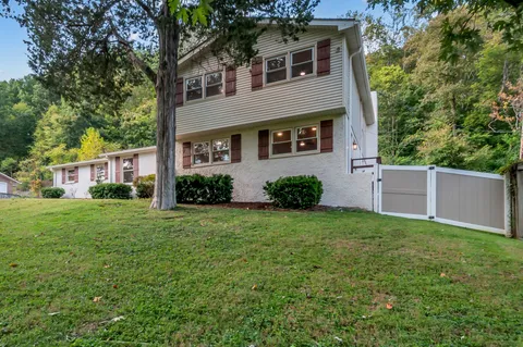 $819,000 | 8366 Highway 70, Nashville, TN 37221