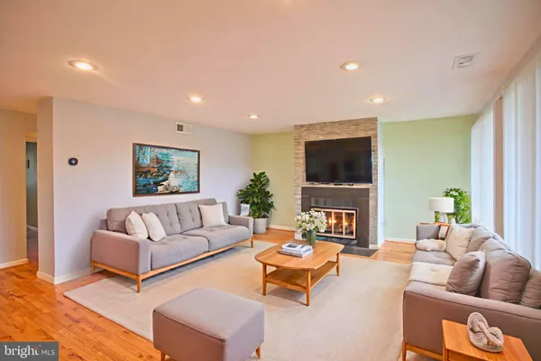 $110,000 | 7103 Donnell Place, Unit D, District Heights, MD 20747