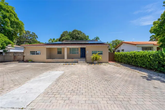 $2,400 | 2970 Northwest 15th Street, Unit 2970, Miami, FL 33125