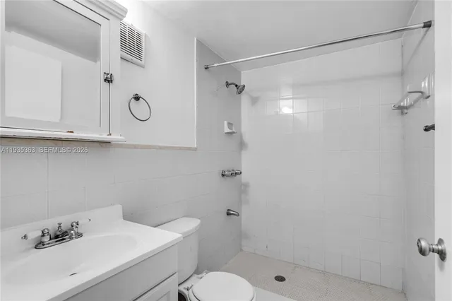 $2,400 | 2970 Northwest 15th Street, Unit 2970, Miami, FL 33125
