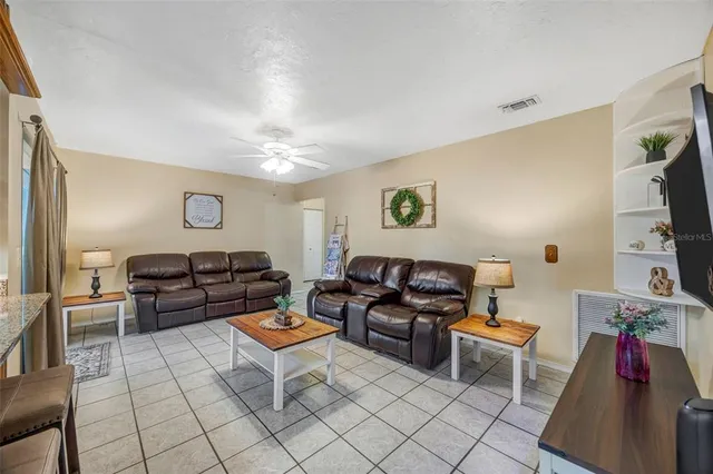 $369,900 | 609 King Henry Court, Seffner, FL 33584