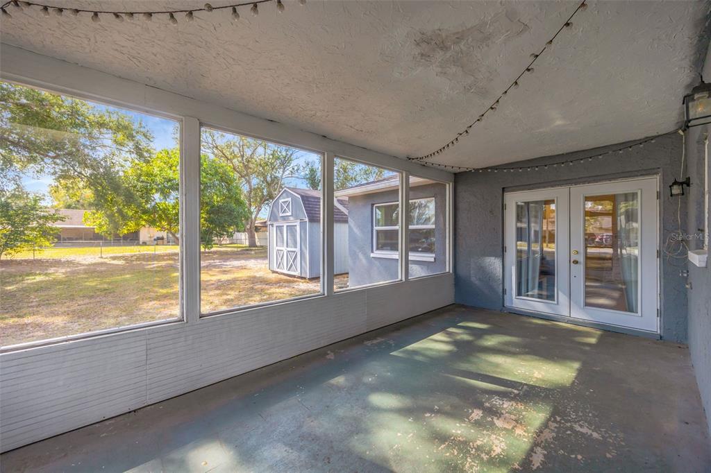 609 King Henry Court Seffner, FL 33584 - Photo 33 of 42