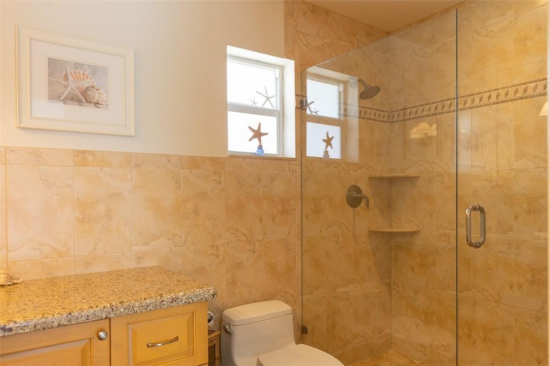 2640 Northeast 53rd Court Lighthouse Point, FL 33064 - Photo 13 of 27 Photo 13