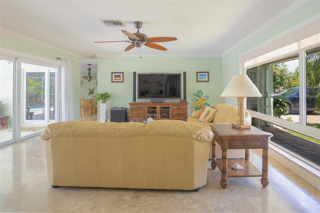 2640 Northeast 53rd Court Lighthouse Point, FL 33064 - Photo 9 of 27 Photo 9