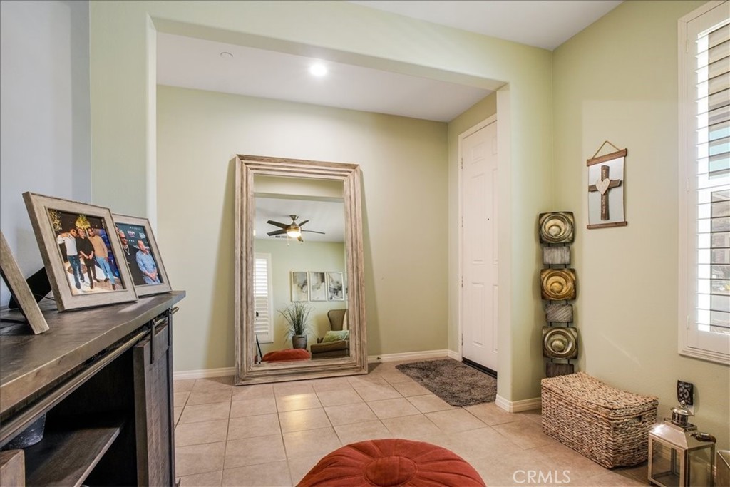 27323 Ardella Place Saugus, CA 91350 - Photo 3 of 52