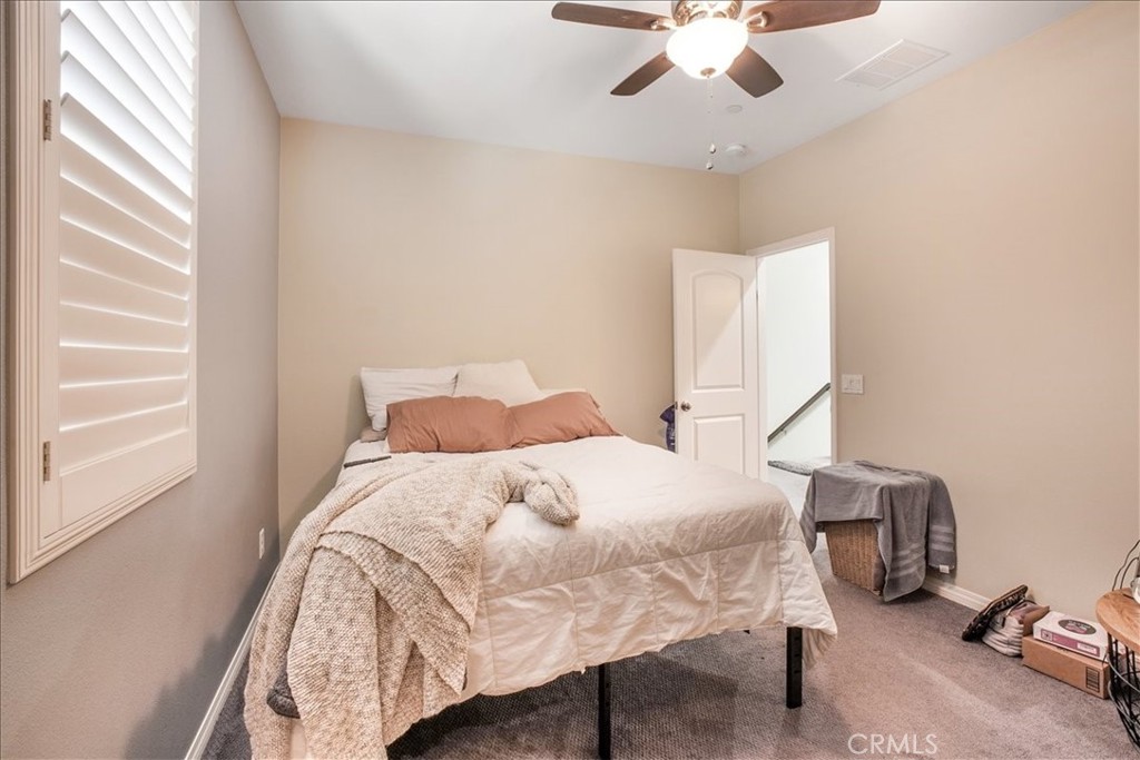 27323 Ardella Place Saugus, CA 91350 - Photo 36 of 52